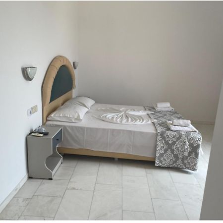 Hotel Kourkoumelata Аргостолион Екстериор снимка