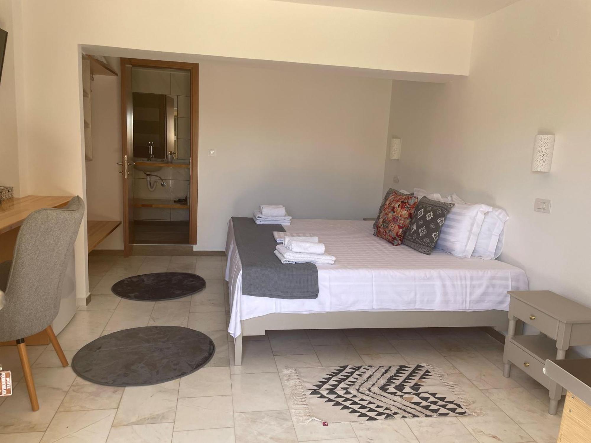 Hotel Kourkoumelata Аргостолион Екстериор снимка