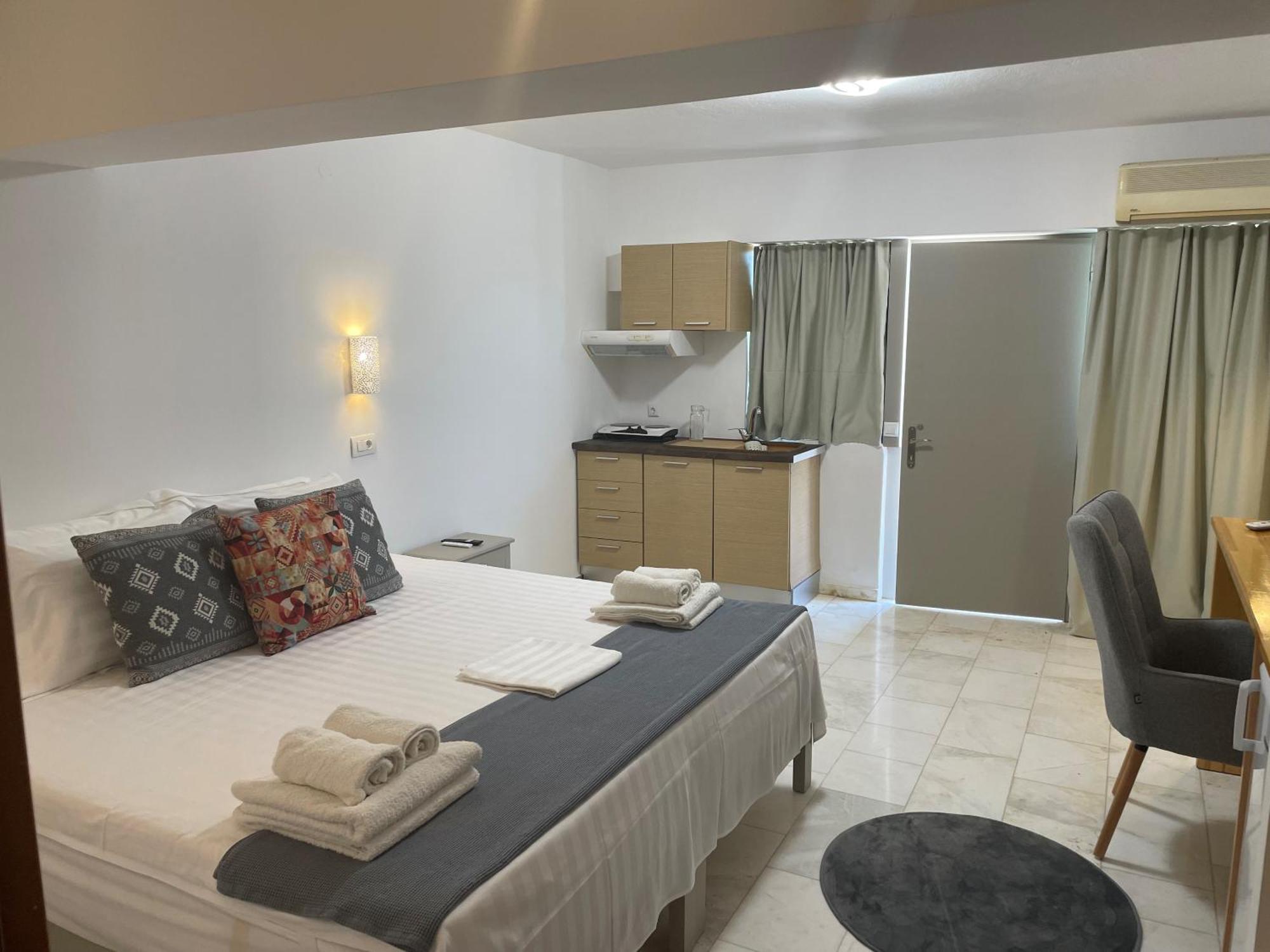 Hotel Kourkoumelata Аргостолион Екстериор снимка