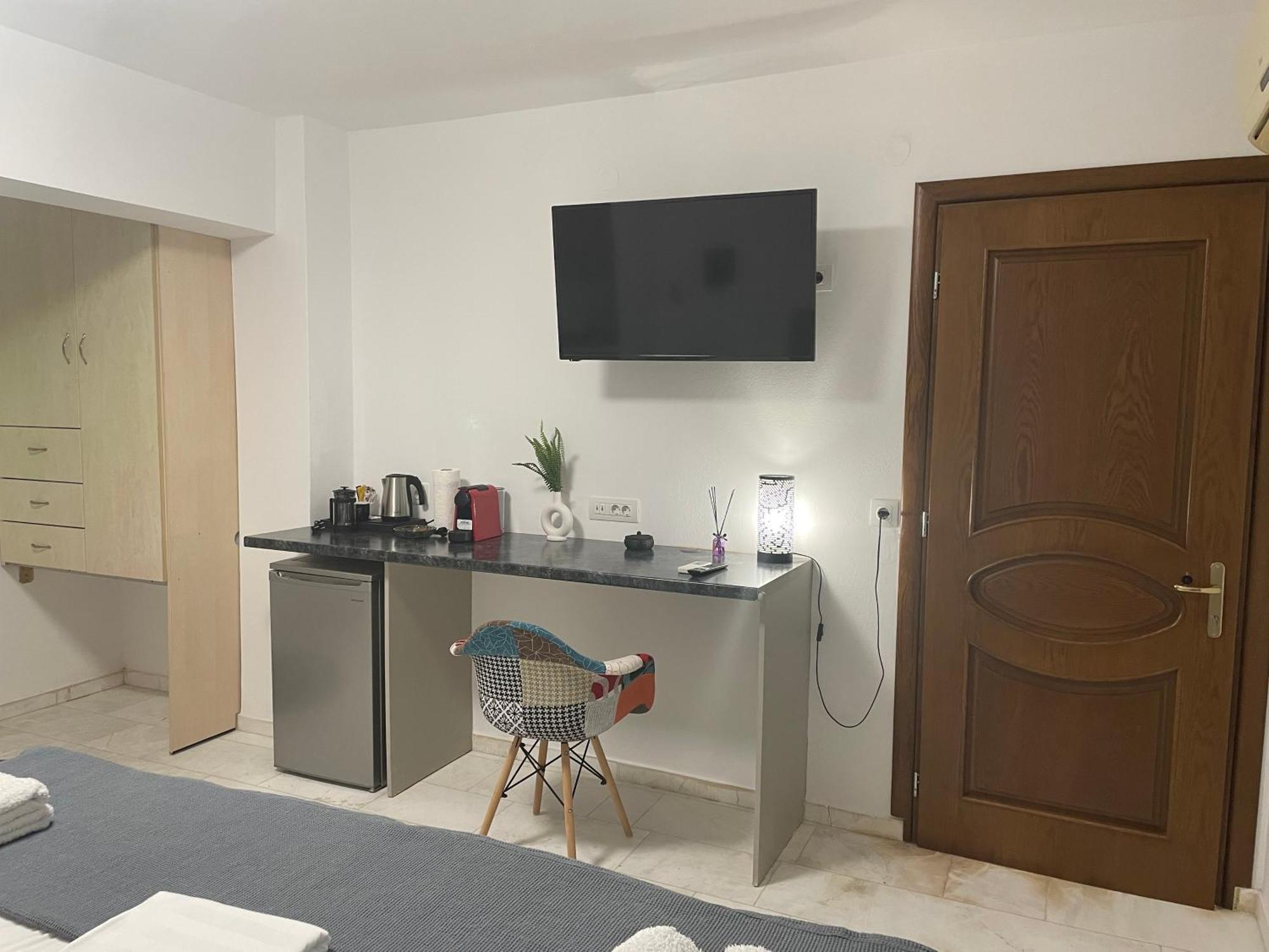 Hotel Kourkoumelata Аргостолион Екстериор снимка