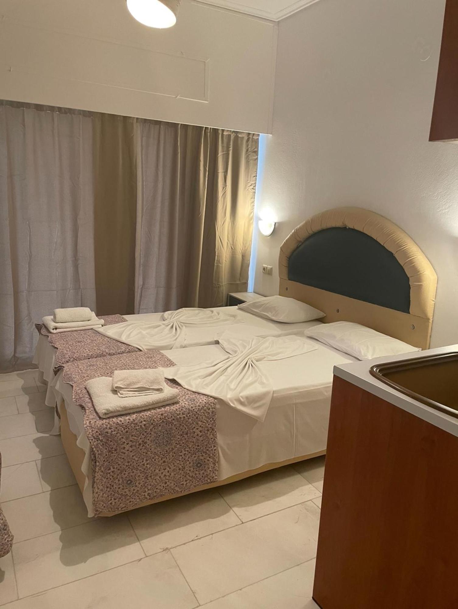 Hotel Kourkoumelata Аргостолион Екстериор снимка