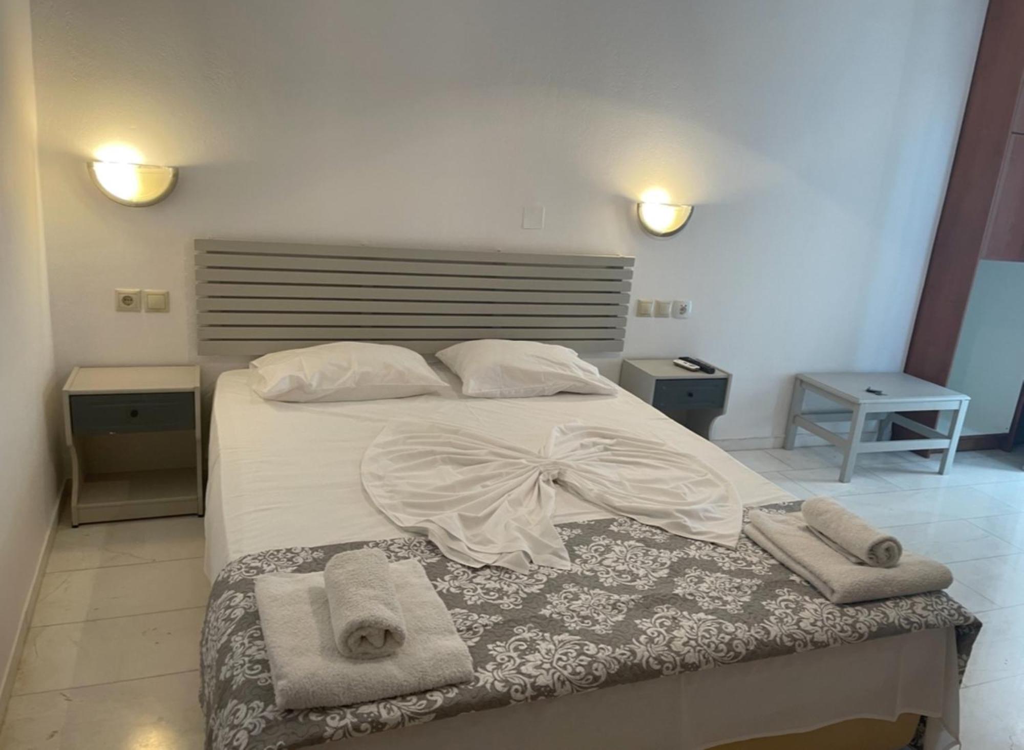 Hotel Kourkoumelata Аргостолион Екстериор снимка
