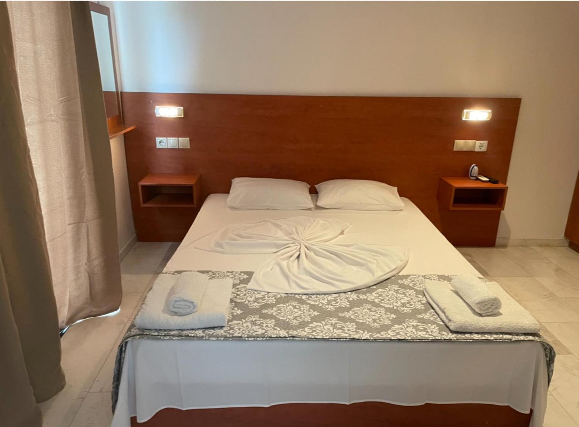 Hotel Kourkoumelata Аргостолион Екстериор снимка